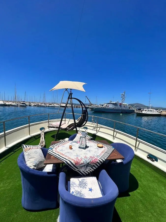 Bed and Breakfast Boat & Breakfast Alicudi à Alghero Italie