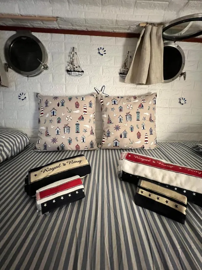 알게로 Boat & Breakfast Alicudi B&B