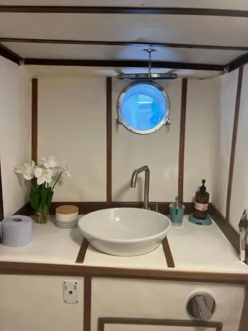 Boat & Breakfast Alicudi Bed & Breakfast Alghero