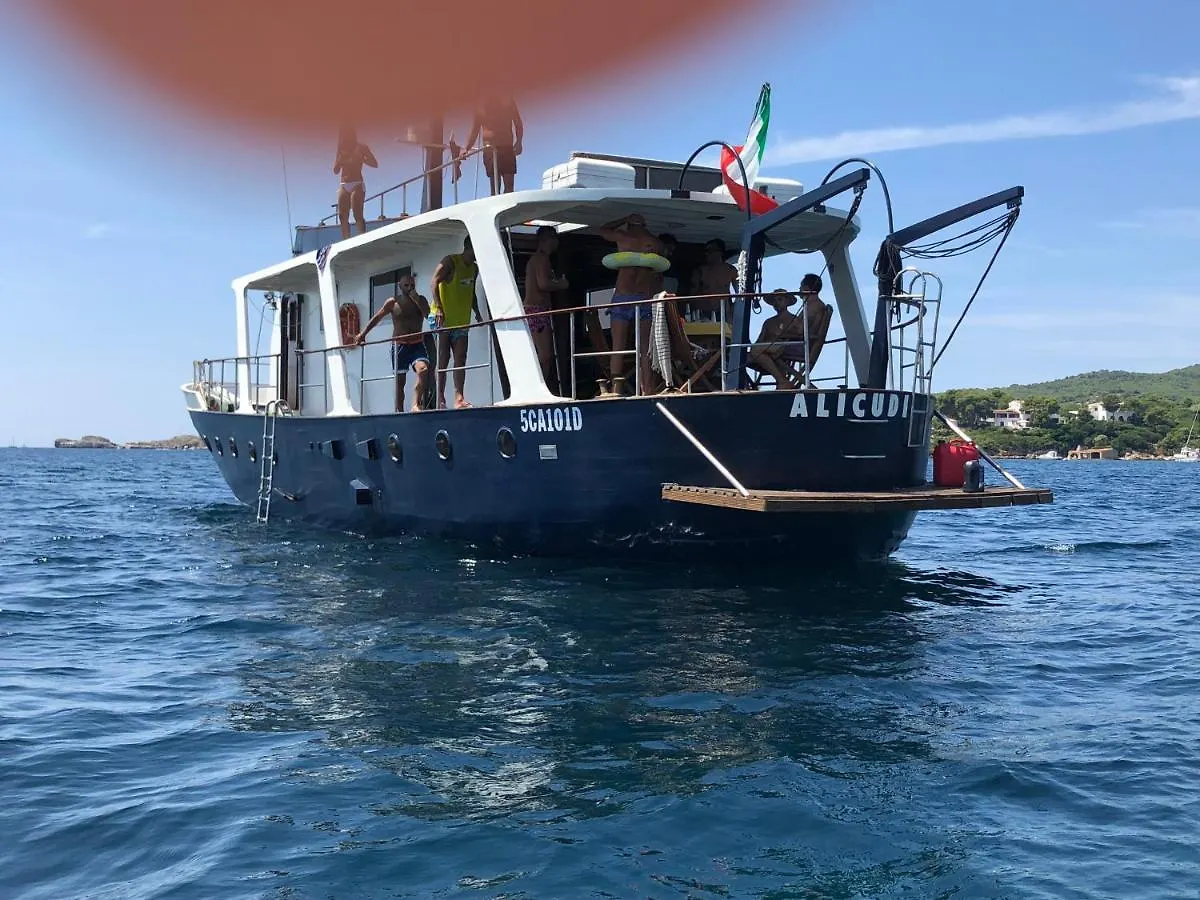 알게로 Boat & Breakfast Alicudi B&B